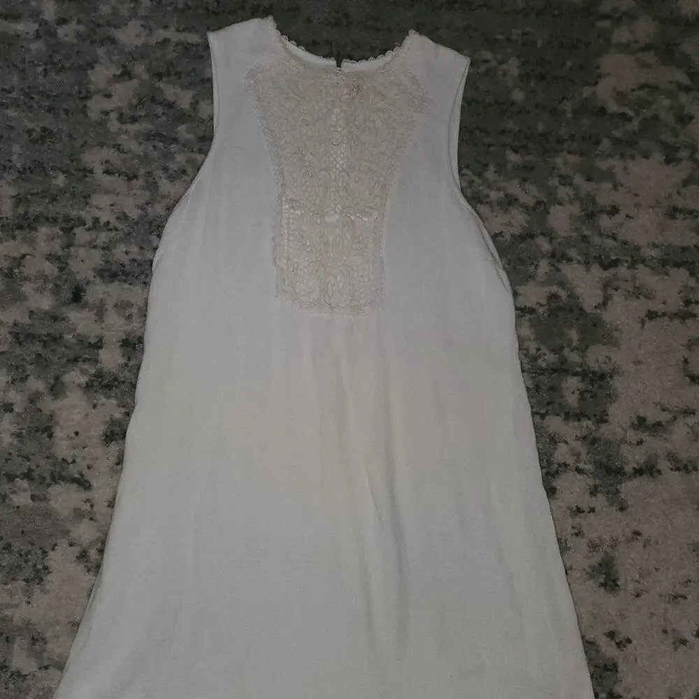 Free People White Embroidered Piece || Medium